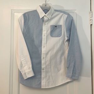 Vineyard vines blue & white patch button down